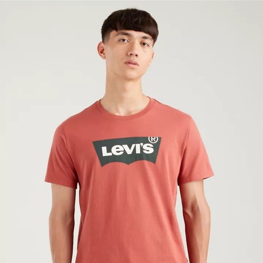 Camiseta con la marca de LEVI'S
